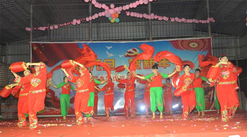 《张灯结彩腰鼓舞》.JPG