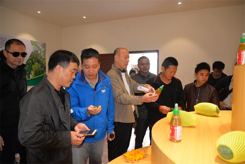 参观成果展示.JPG