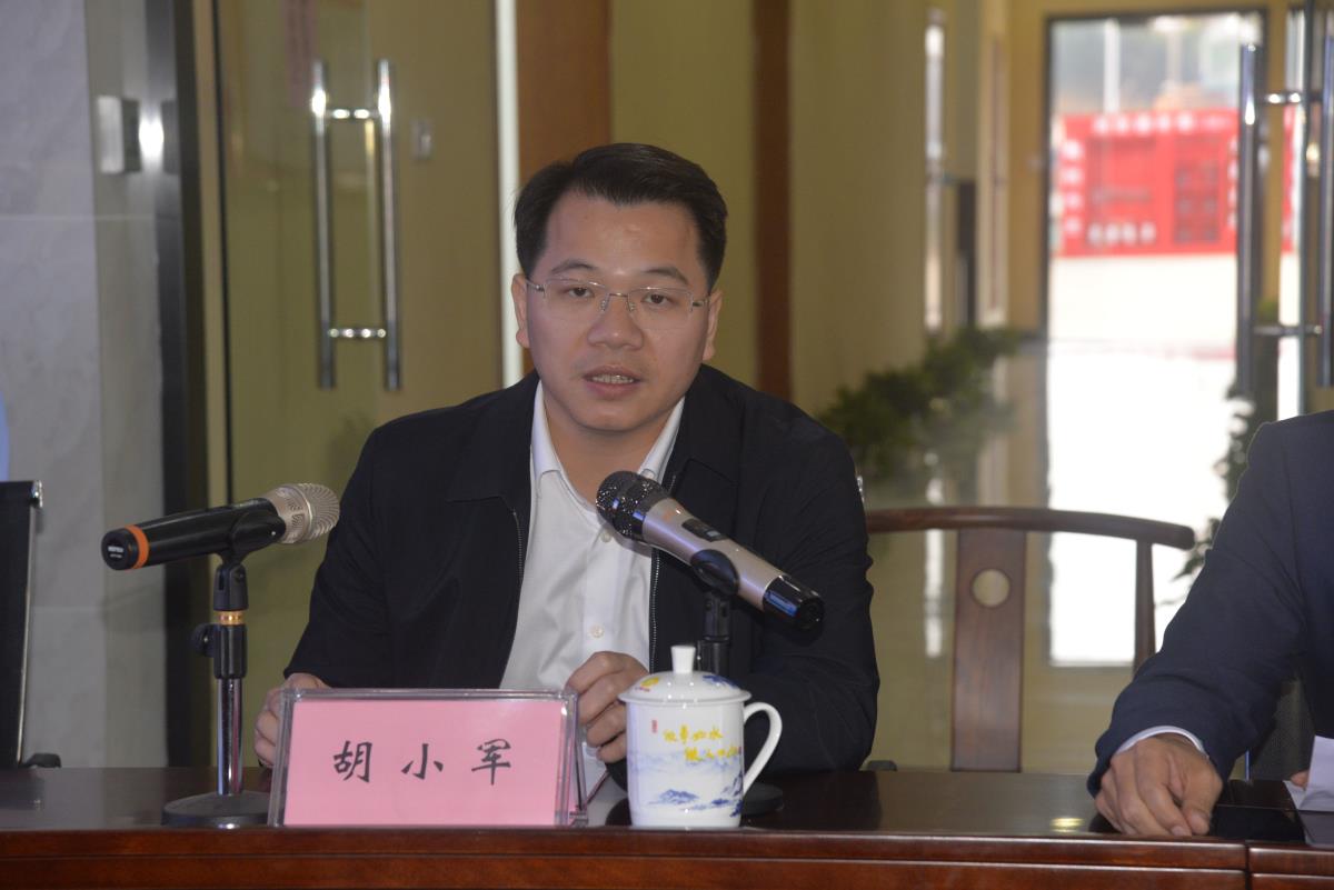 雷州市举行行政审批权限委托交接仪式