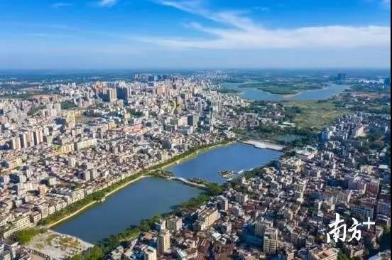 俯瞰雷州城。陈昌波供图.jpg