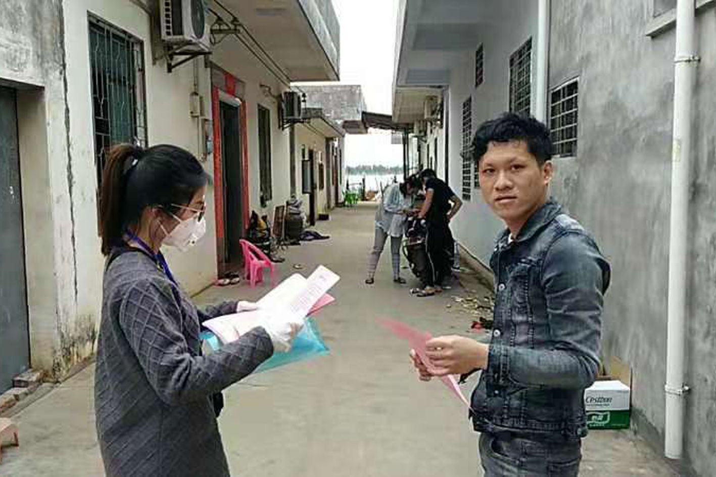 认真做好群众思想工作.jpg