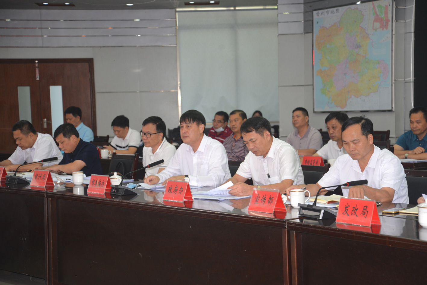 改革工作领导小组成员单位主要负责同志出席会议.JPG
