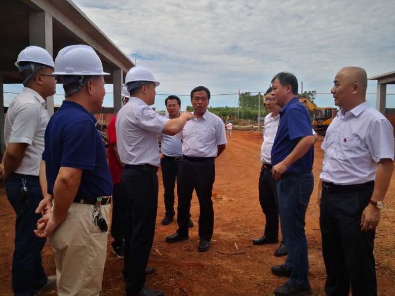 雷州市委书记张仁建率队到企水镇调研