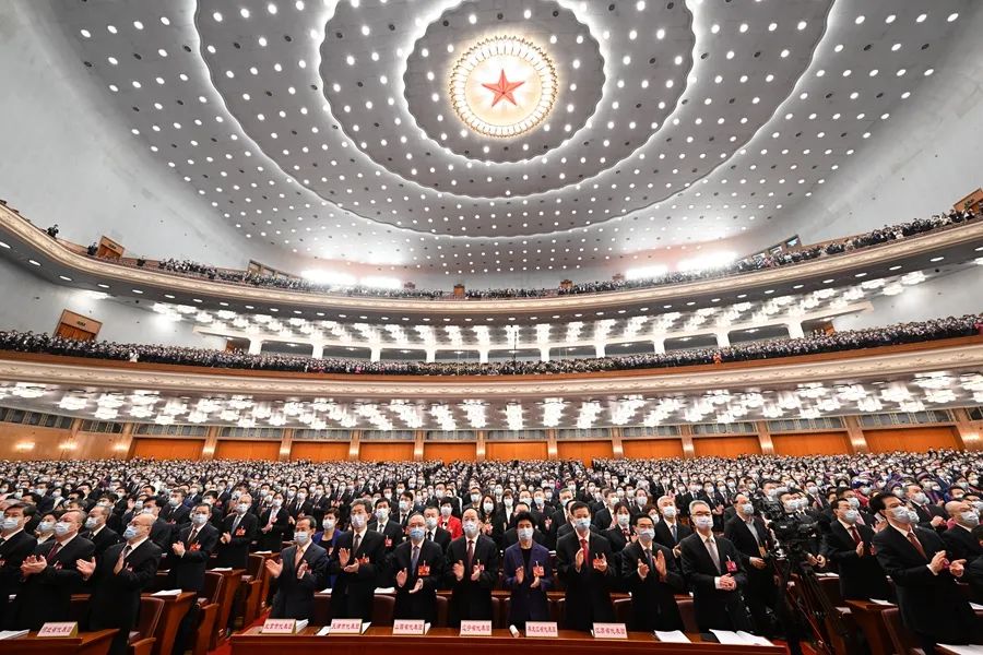 政府工作报告极简版来了！只有700字.jpg