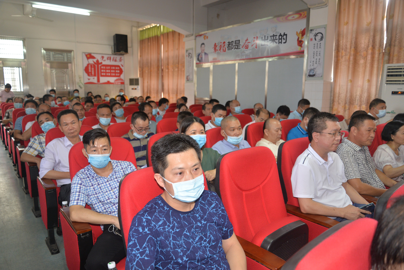 各医疗单位主要负责人、业务骨干参加了培训.JPG