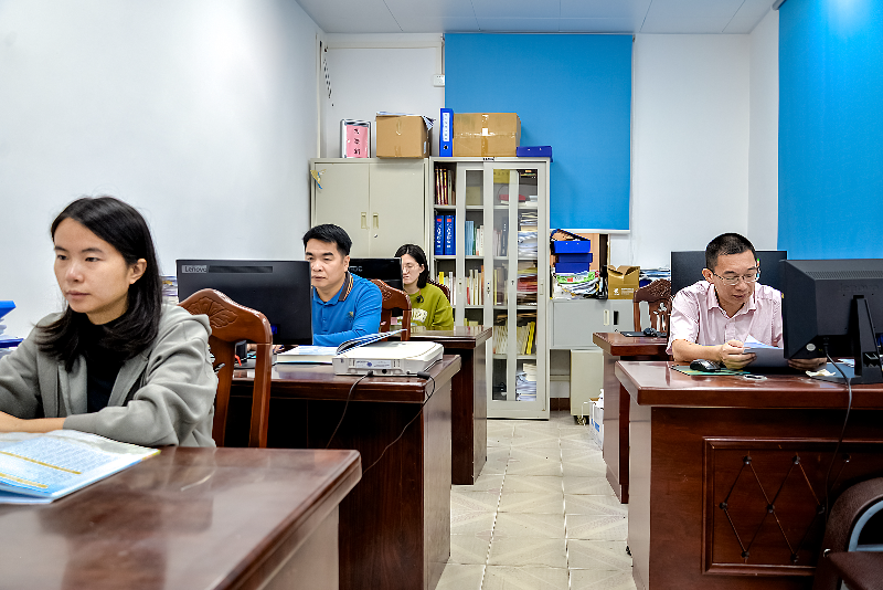 c969dd46cd38f45ae78f9ec6e616d27.jpg