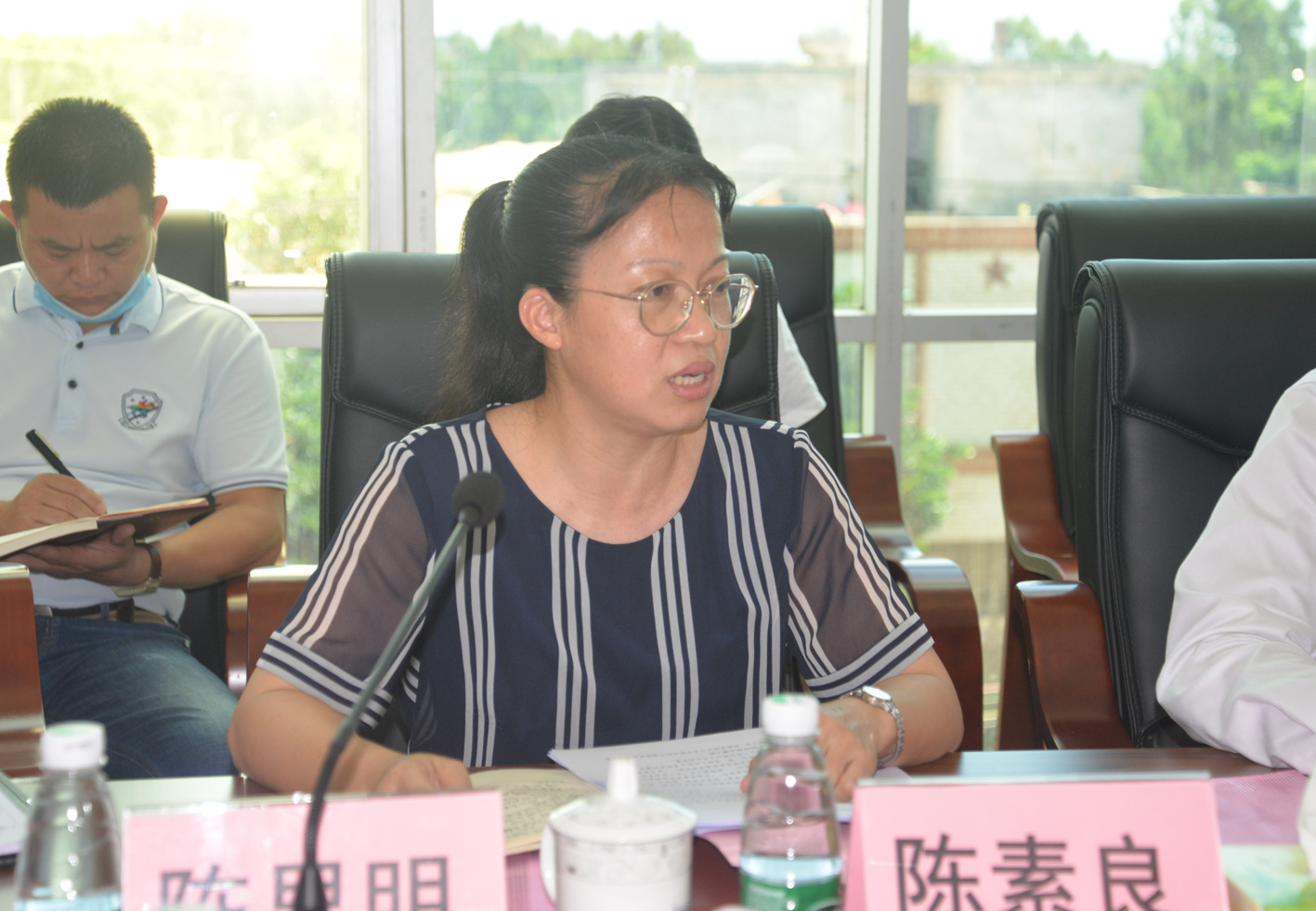 雷高镇党委书记陈素良论作交流发言.jpg