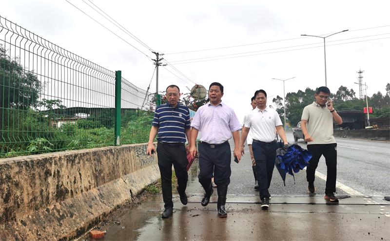 湛江市河长办督导雷州河长制工作-1.jpg