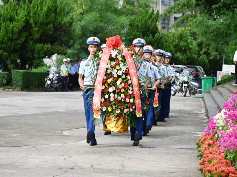 932.jpg