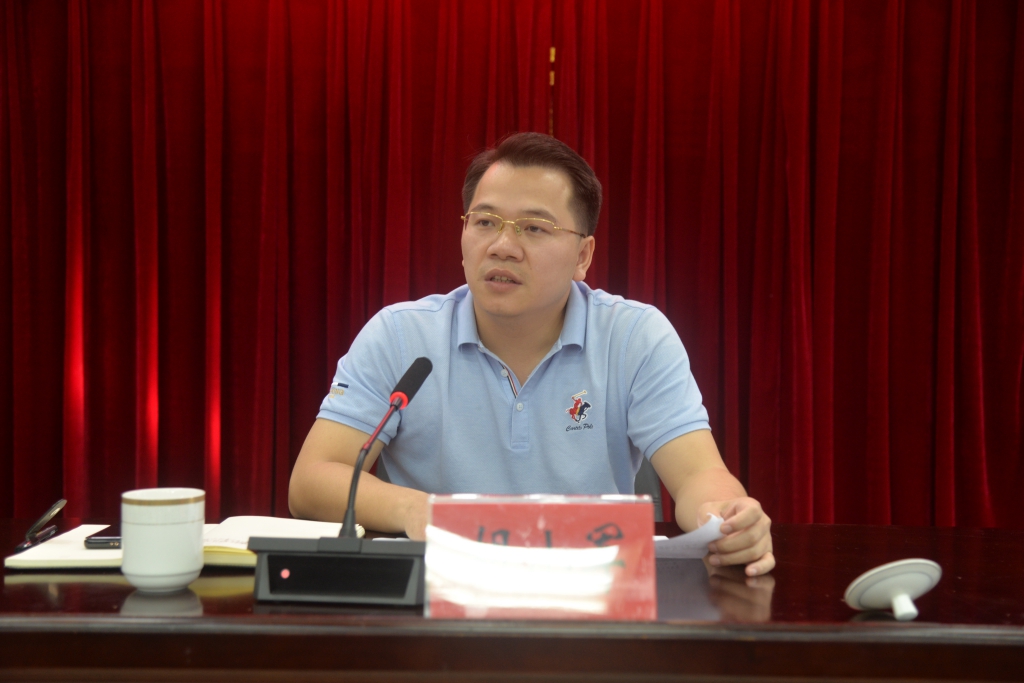 2 (2)胡小军强调讲话(1).jpg